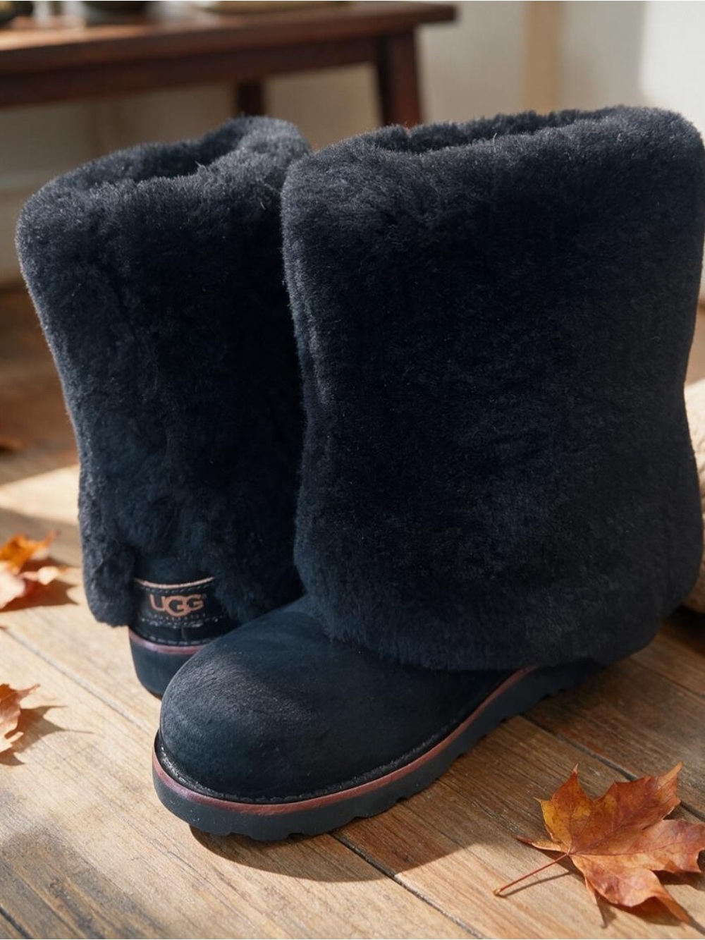 RARE UGG Maylin Black Suede Twinface Sheepskin Fur Mid Calf Boots Size 5 EUC